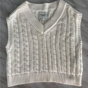 Abercrombie & Fitch Women's V-Neck Cable Knit Sweater - Cream